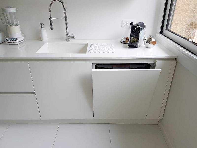 réalisation cuisine sans poignée dans un petit espace aix en provence