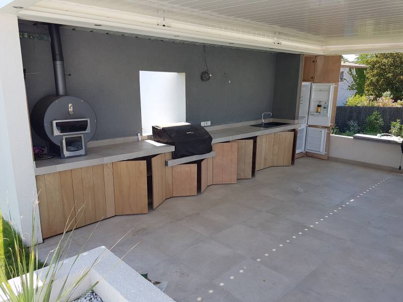 cuisine extérieure en bois sur mesure aix en provence