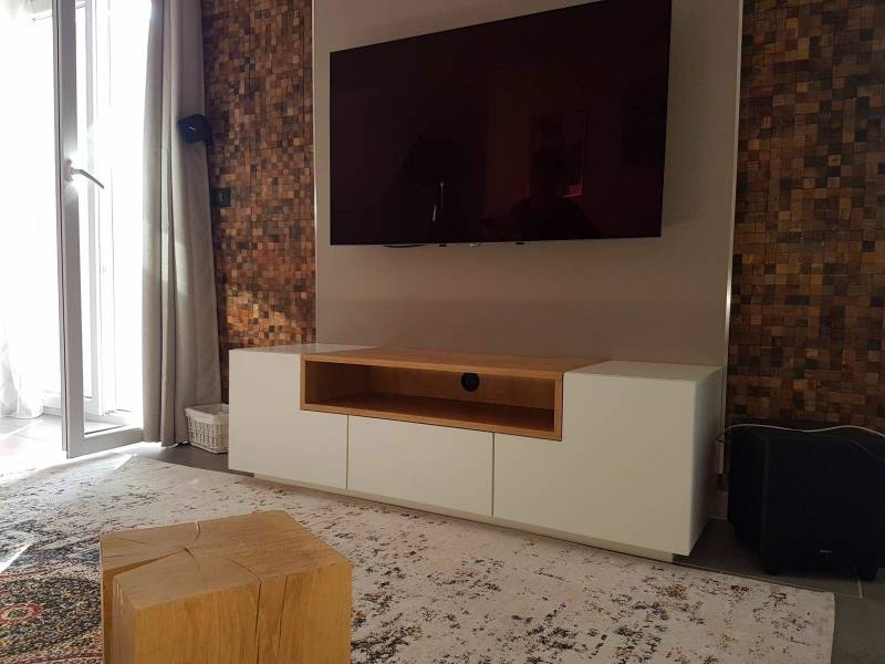 L'Art du Sur-Mesure -  Fabrication d'un meuble TV design suspendu pour une maison proche de Puyricard 13540