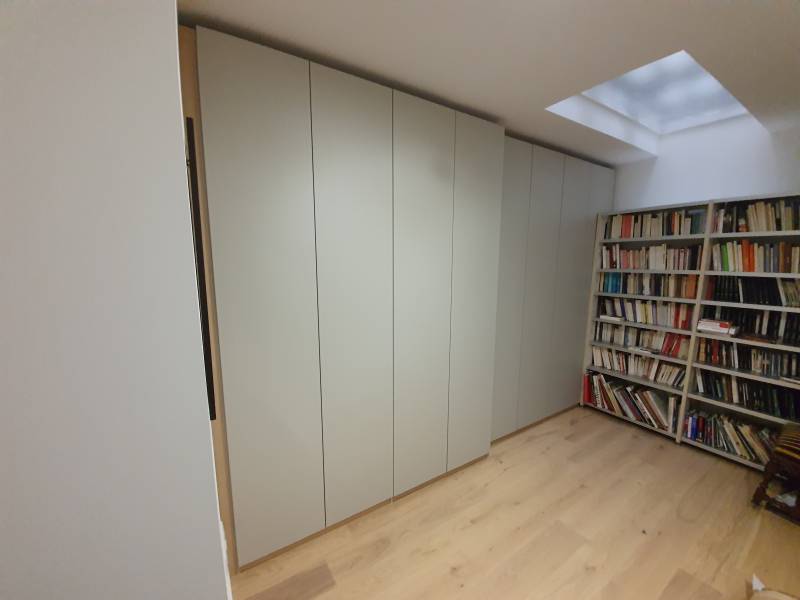 aménagement avec portes ouvrantes moderne sur aix en provence