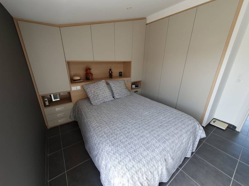 Installation d'un agencement sur mesure à Carro