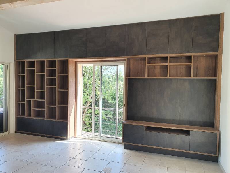 Réalisation d'un meuble bibliothèque/TV en décor chêne halifax et gris Ferro à Aix en Provence