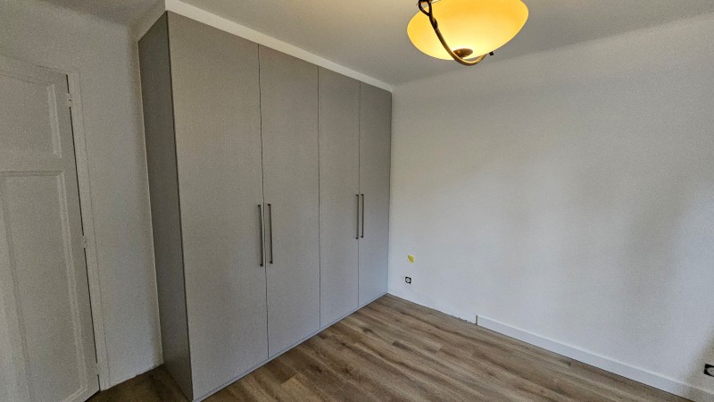 Création d'un placard sur mesure en tissé gris à Ventabren