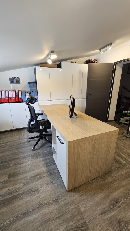 Bureau sur mesure en décor chêne naturel 50 mm d'épaisseur et décor cachemire