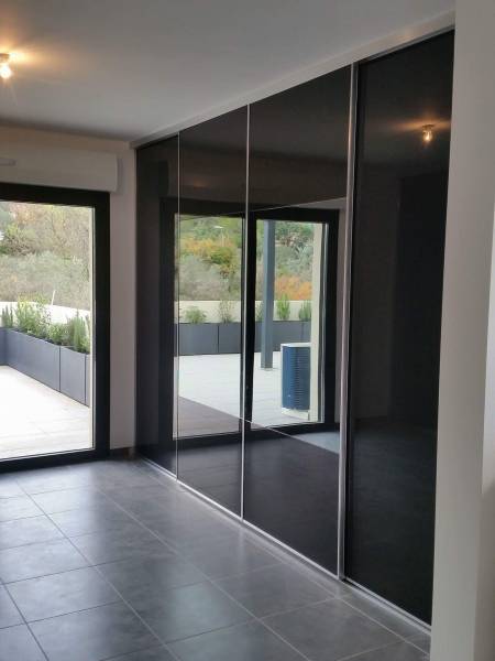 façade coulissante en verre laqué  sur mesure marseille